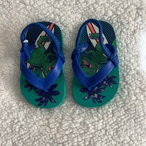 Gently used thong sandals Size 4